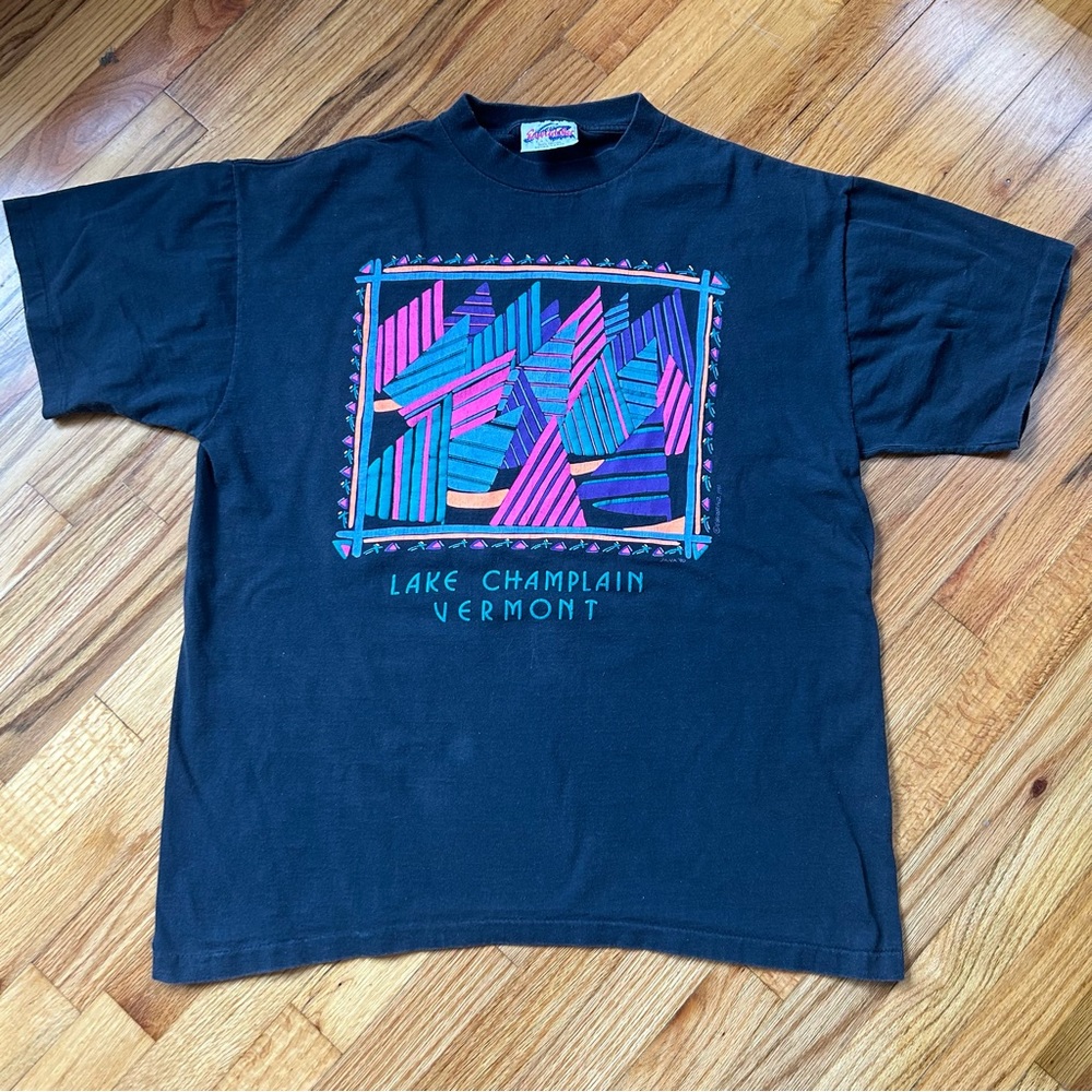 Vintage Tee Graphic Tshirt Single Stitch 100% Cotton Lake Champlain Vermont